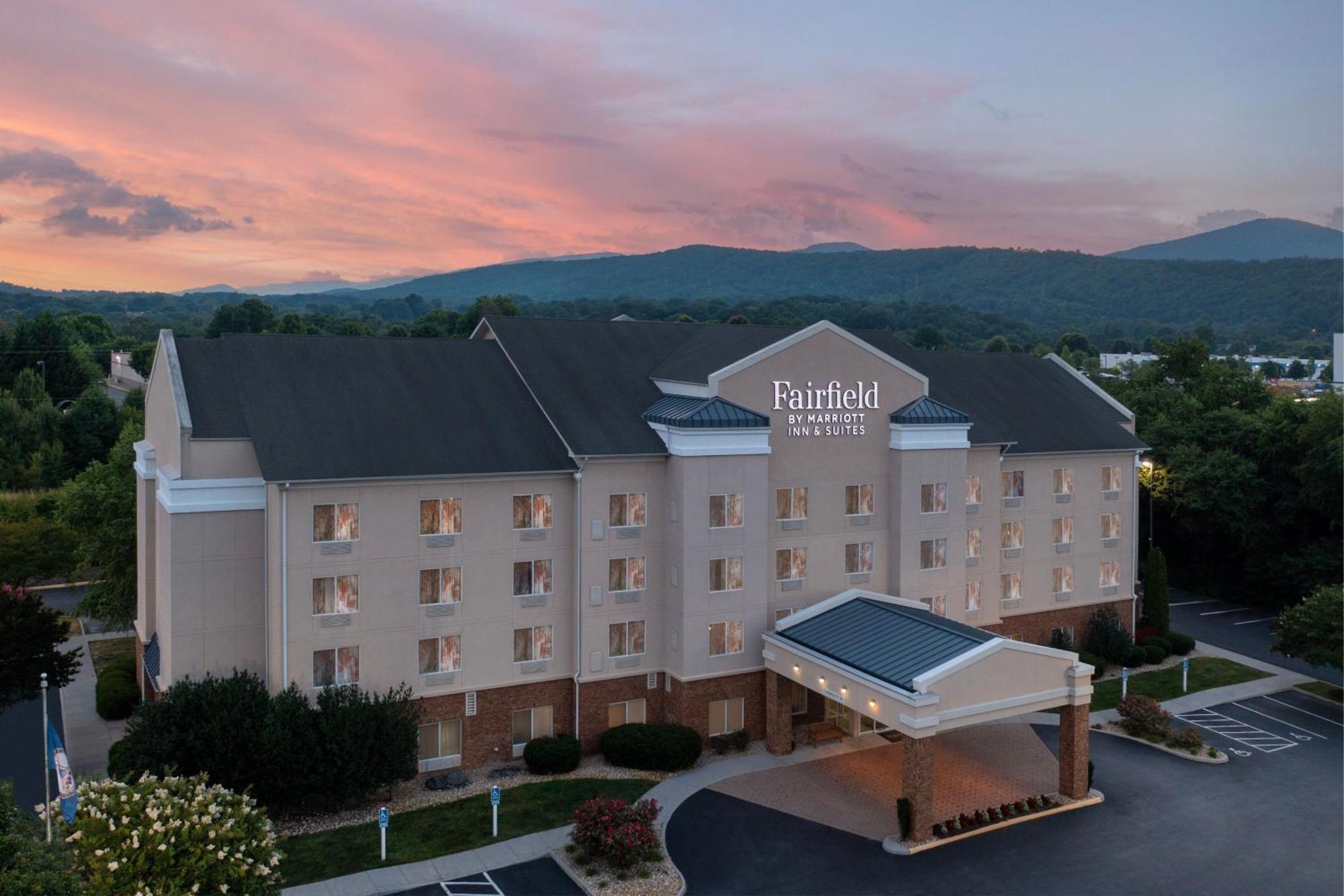 Fairfield Inn & Suites Roanoke Hollins/I-81 Kültér fotó